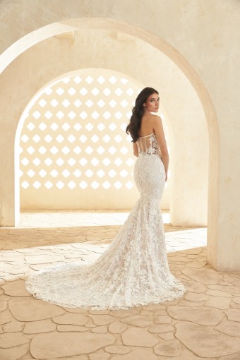 Paloma Blanca #5009 #1 Natural with Pearl Lining thumbnail