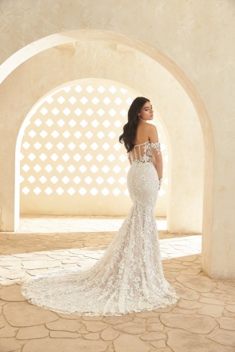 Paloma Blanca #5009 #2 Natural with Pearl Lining thumbnail