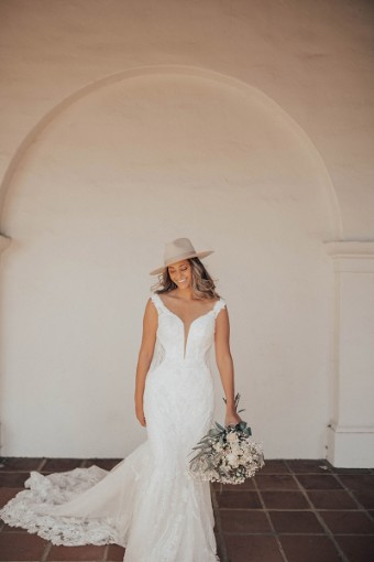 Martina Liana #1338ID #1 (IVIV-PL) Ivory Lace & Tulle ov Ivory Gwn w Porcelain Tulle Illusion thumbnail