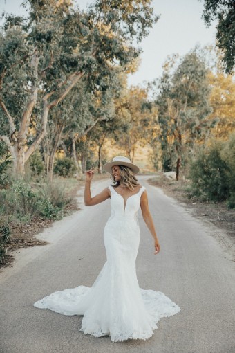 Martina Liana #1338ID #0 default (IVIV-PL) Ivory Lace & Tulle ov Ivory Gwn w Porcelain Tulle Illusion thumbnail