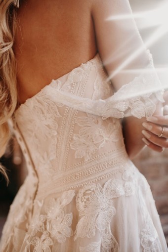 Stella York #7332CR #1 (IVIV-PL) Ivory Lace & Tulle ov Ivory Gwn w Porcelain Tulle Illusion thumbnail