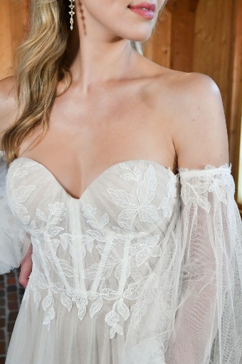 Essense of Australia #D3655 #1 Ivory/Rum thumbnail