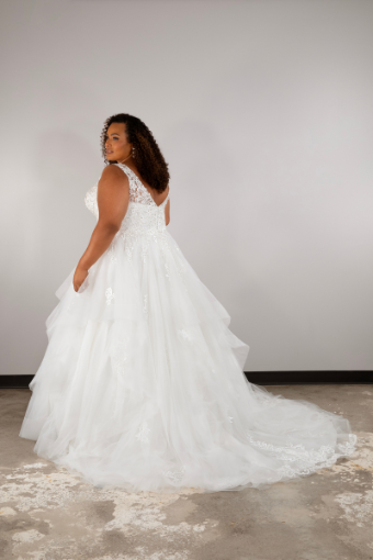 Essense of Australia #D3892 #4 (IVIV-PL) Ivory Lace & Tulle over Ivory Gown w Porcelain Tulle Plunge thumbnail