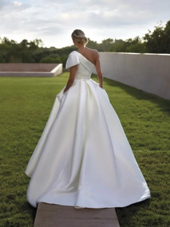 Pronovias #NICOSIA #2 Off White thumbnail