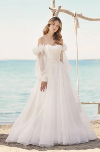 Paloma Blanca #M2480 #0 default thumbnail