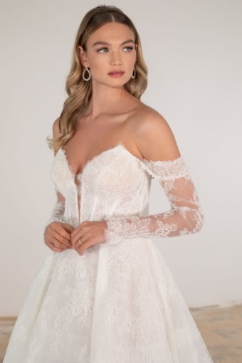 Martina Liana Luxe #LE1290 #2 default (IVRM-PL) Ivory Lace & Tulle over Rum Gown w Porcelain Tulle Plunge thumbnail