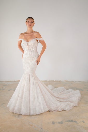 Martina Liana Luxe #LE1339 #0 default (IVRM-PL) Ivory Lace and Tulle over Rum Gown w Porcelain Tulle Plunge thumbnail