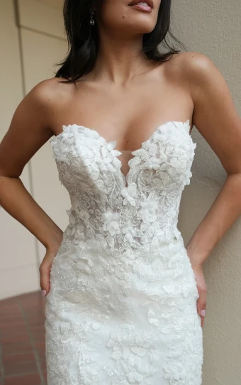 Stella York #7924 #3 (IVBC-PL) IVORY LACE & TULLE OVER BISCOTTI GWN W PORCELAIN TULLE PLUNGE thumbnail