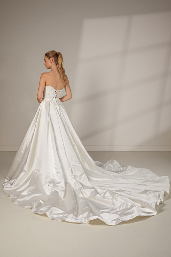 Martina Liana Luxe #LE1382 #1 (SK-IV) Silk Ivory thumbnail