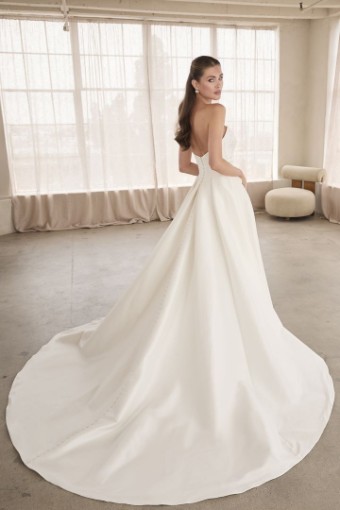 Casablanca Bridal LeBlanc #LE156 #1 Ivory thumbnail