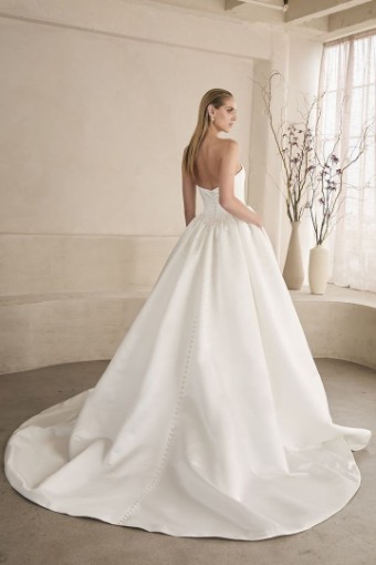 Casablanca Bridal LeBlanc #LE158 #1 Ivory thumbnail