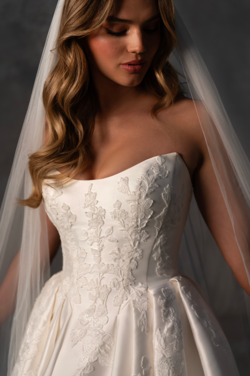 オーストラリアン MENSA 新品5点セット Essense of Australia - D4265 | Avenue 22 Bridal