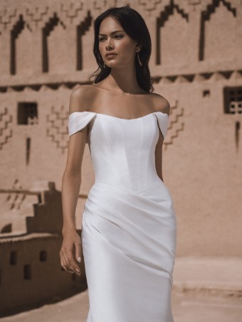 Blue by Enzoani #Tova - M #1 Ivory thumbnail