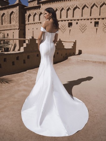 Blue by Enzoani #Tova - M #1 Ivory thumbnail