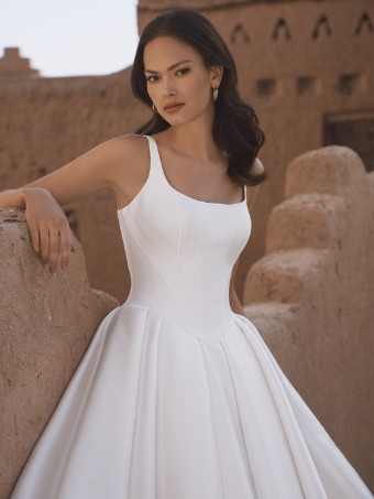 Blue by Enzoani #Torvi - M #1 Ivory thumbnail