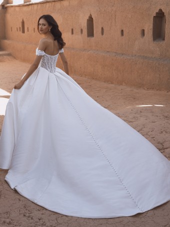 Blue by Enzoani #Theodora - M #3 Ivory thumbnail