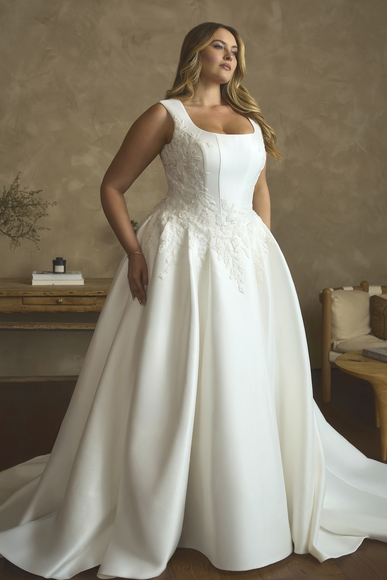 avenue 22 bridesmaid dresses Plus line satin dress crafted igor Simple Eyeshadow for Black Women's size:XS